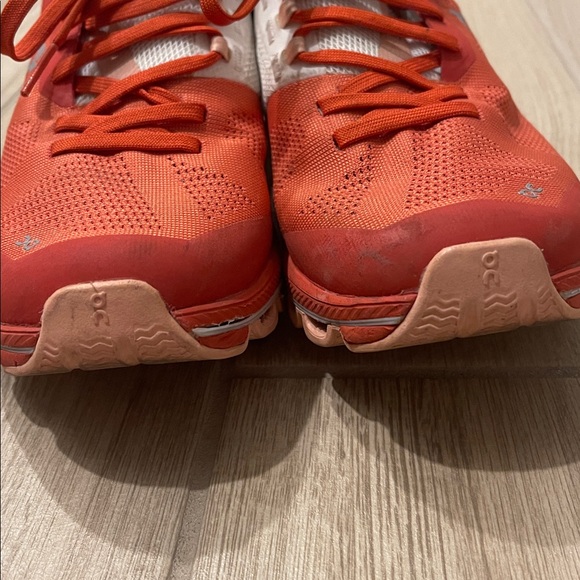 On Running Women’s CloudSurfer Running Shoes Rust/Rose Sz 7.5 - Picture 3 of 7